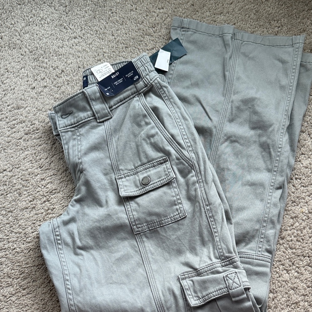 Hollister Women's Light Gray Cargo Wide Leg Pants
